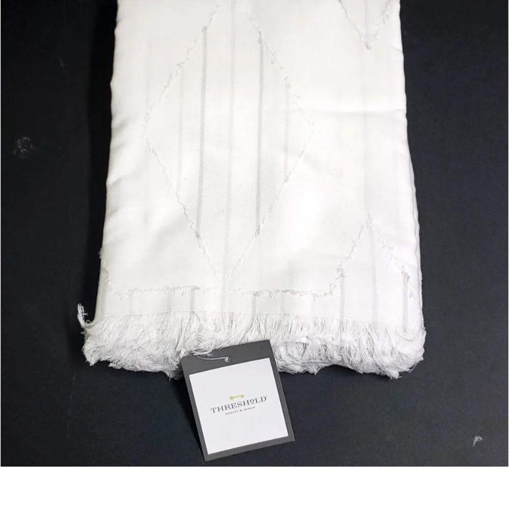 NWT Diamond Clip Jacquard Shower Curtain. White - Threshold 72x72